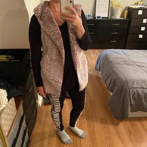 Love tree faux fur hooded vest